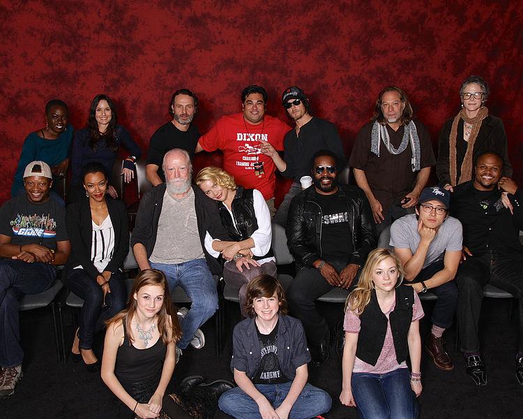 The+cast+members+of+The+Walking+Dead+gathered+at+Walker+Stalker+Con+2013.+%28from+Wikimedia.com%29
