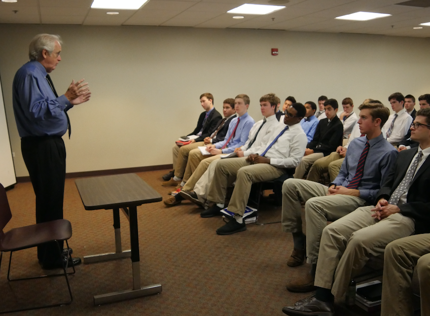 SPNs Lester Munson visited with Caravan Journalists and the Ehrenstrom Scholars to discuss careers in journalism.