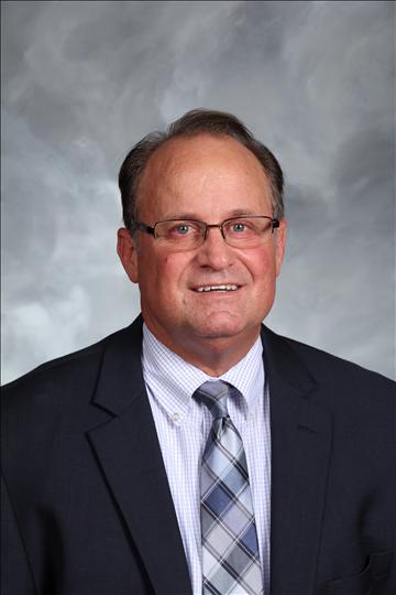 Mr. Craig Ferguson has decided to step down as Mount Carmels head hockey coach.