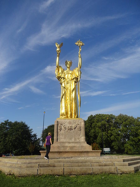 The Statue of the Republic, located in Woodlawns Jackson Park. 