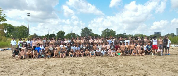 Mount Carmel’s freshmen Class of 2028 gathers for a beach getaway with the Peer Leader Program during Expedition MC.